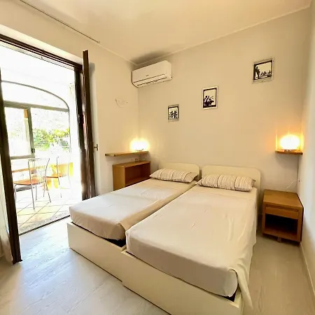 Eden Sul Di بيت للعطل نيسّو